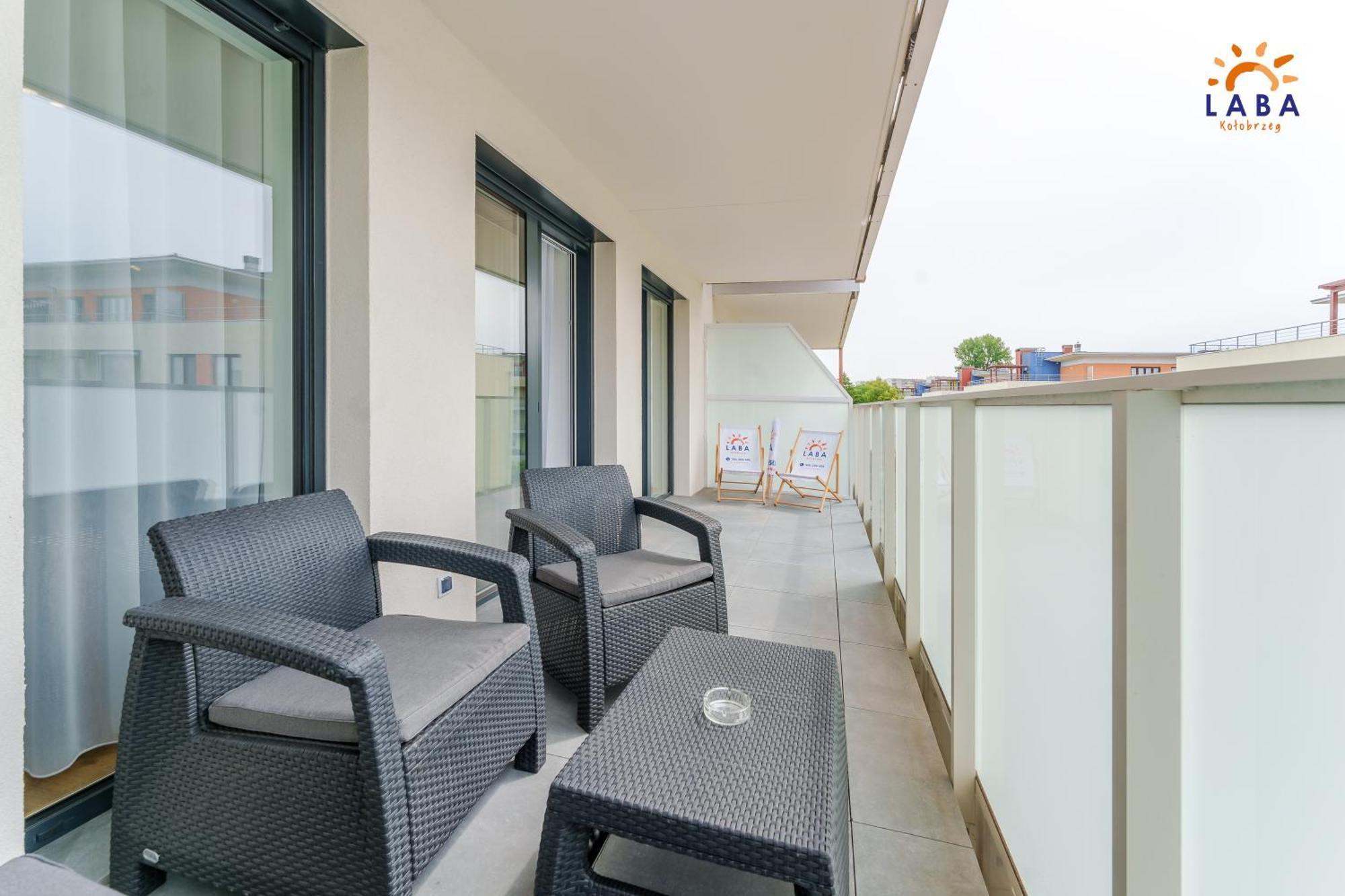 Laba Kolobrzeg Apartamenty Kollataja Z Parkingiem Екстер'єр фото