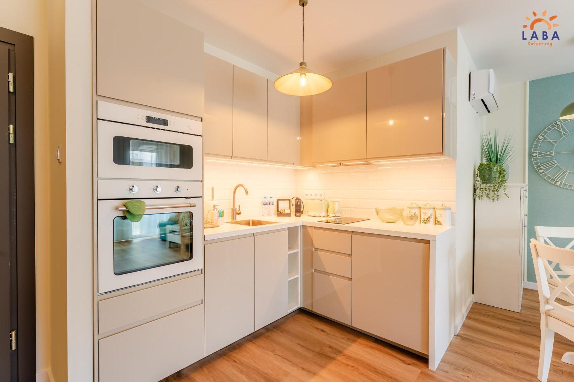 Laba Kolobrzeg Apartamenty Kollataja Z Parkingiem Екстер'єр фото